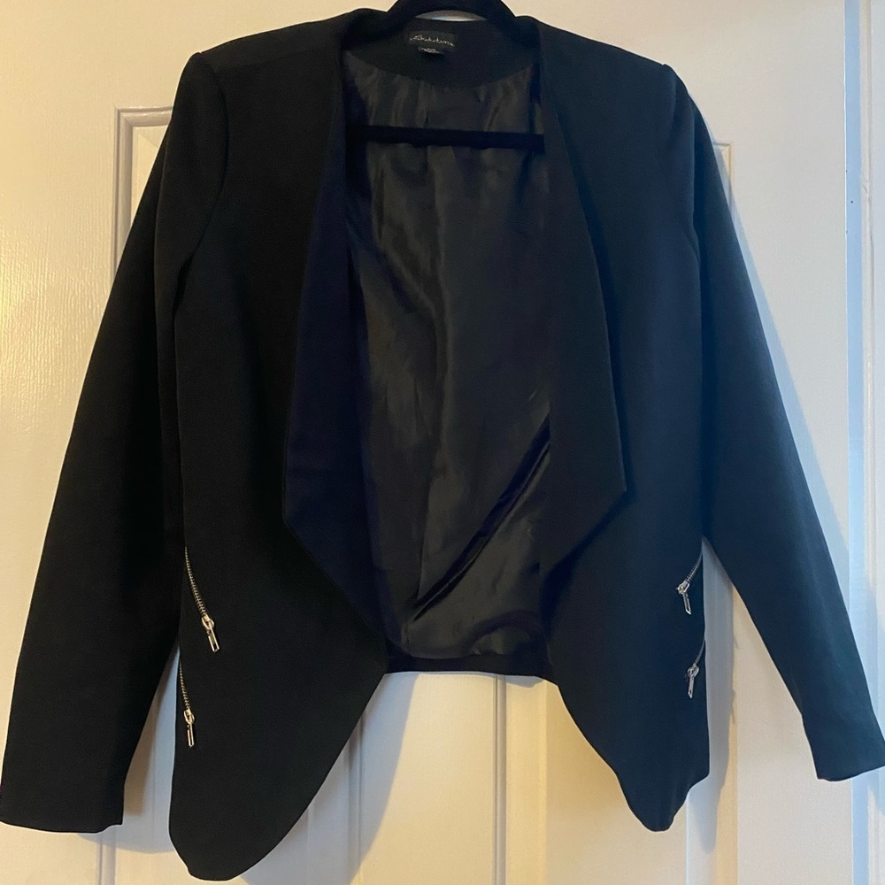 Blazer with zippers on the side